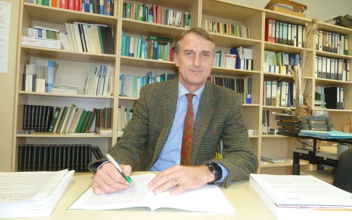 Andreas von Tiedemann: "Wir sägen an dem Ast, auf dem wir sitzen!"