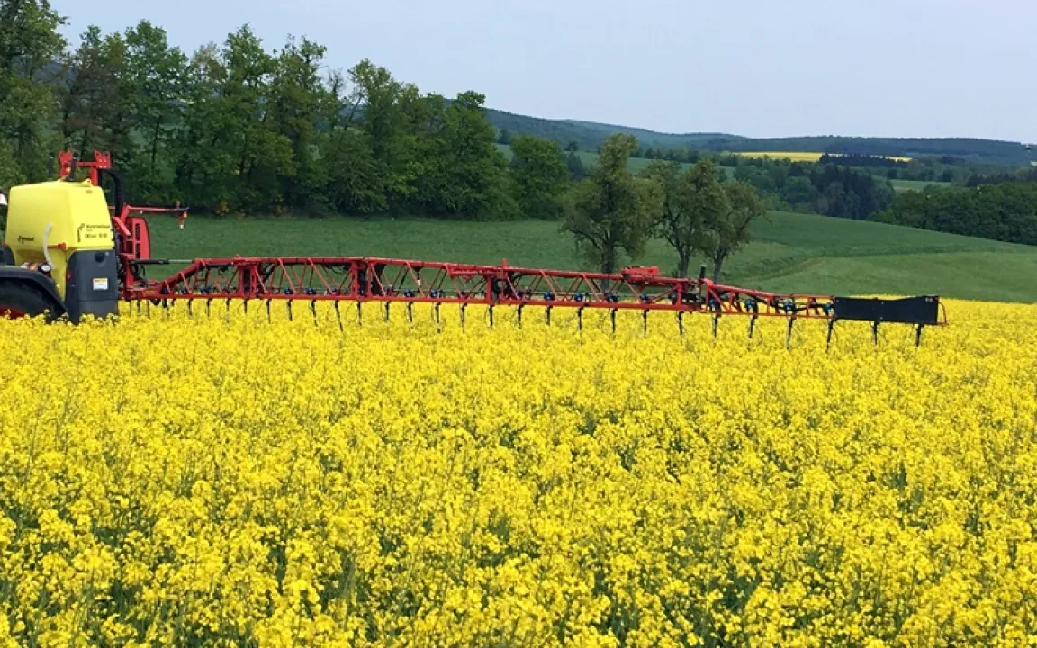 Droplegs applizieren Pflanzenschutzmittel genauer