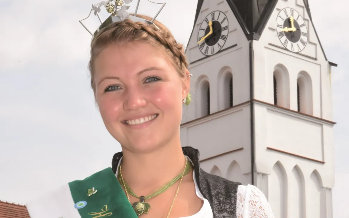 Hopfenkönigin Theresa Zieglmeier trinkt am liebsten Weißbier