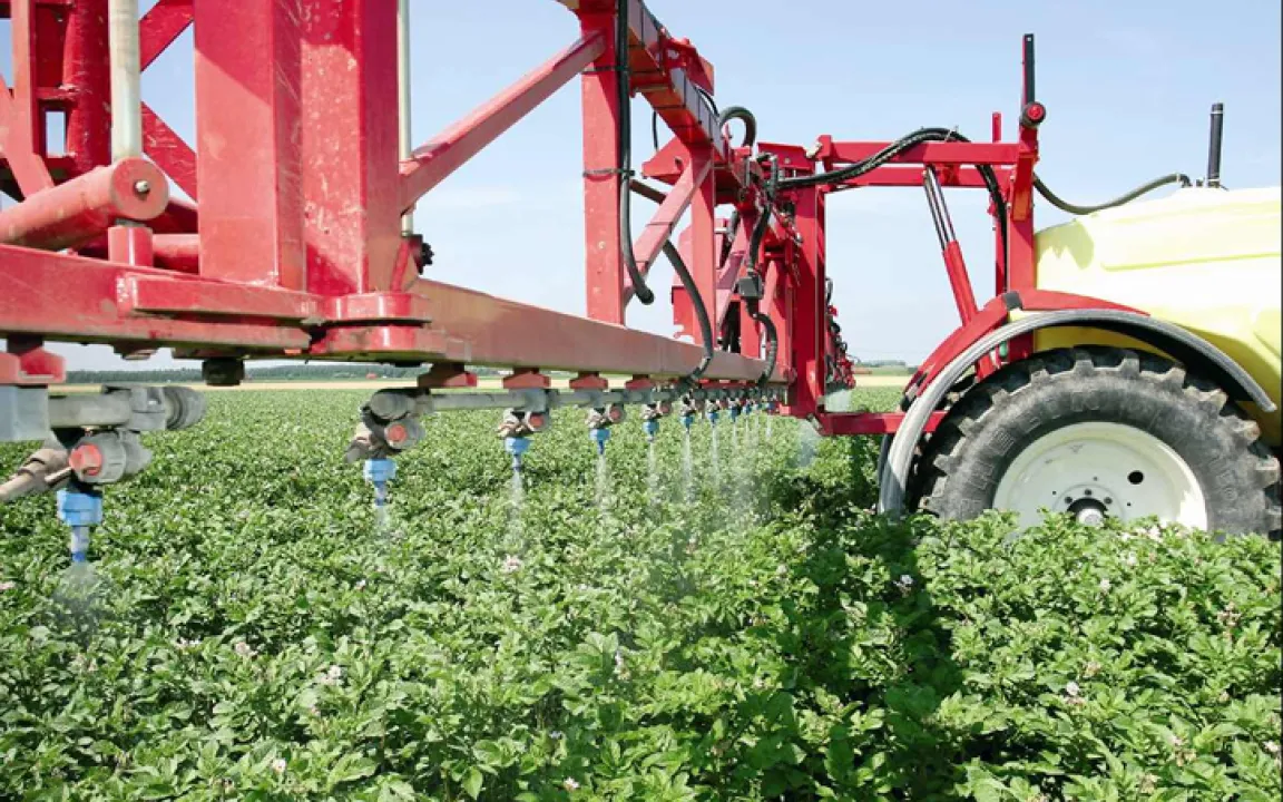 Klein, aber entscheidend - Düsen am Pflanzenschutzgerät 