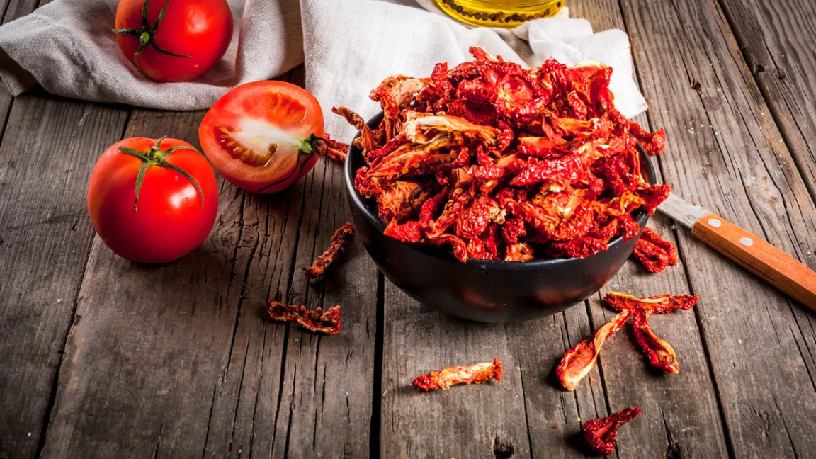 Getrocknete Tomaten enthalten viel natürliches Glutamat und verstärken so den Geschmack von Speisen. Foto: iStock
