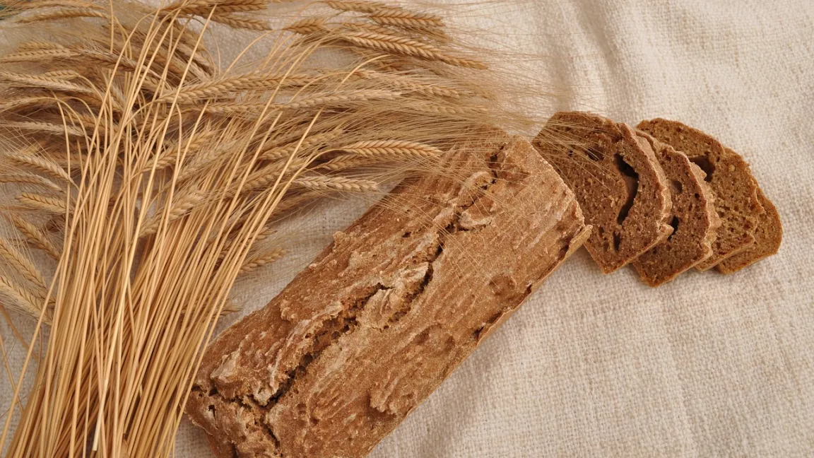 Aus Einkorn lassen sich mineralstoff- und carotinoidreiche Brote backen. Foto: Kaloyan Givchev / Pixabay