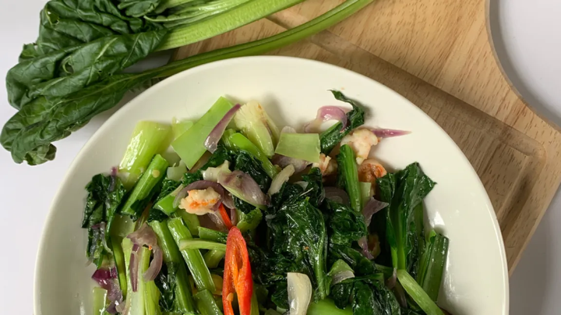 Kurz im Wok gebraten und pikant gewürzt ist Tatsoi ein wahrer Gaumenschmaus. Foto: Shutterstock