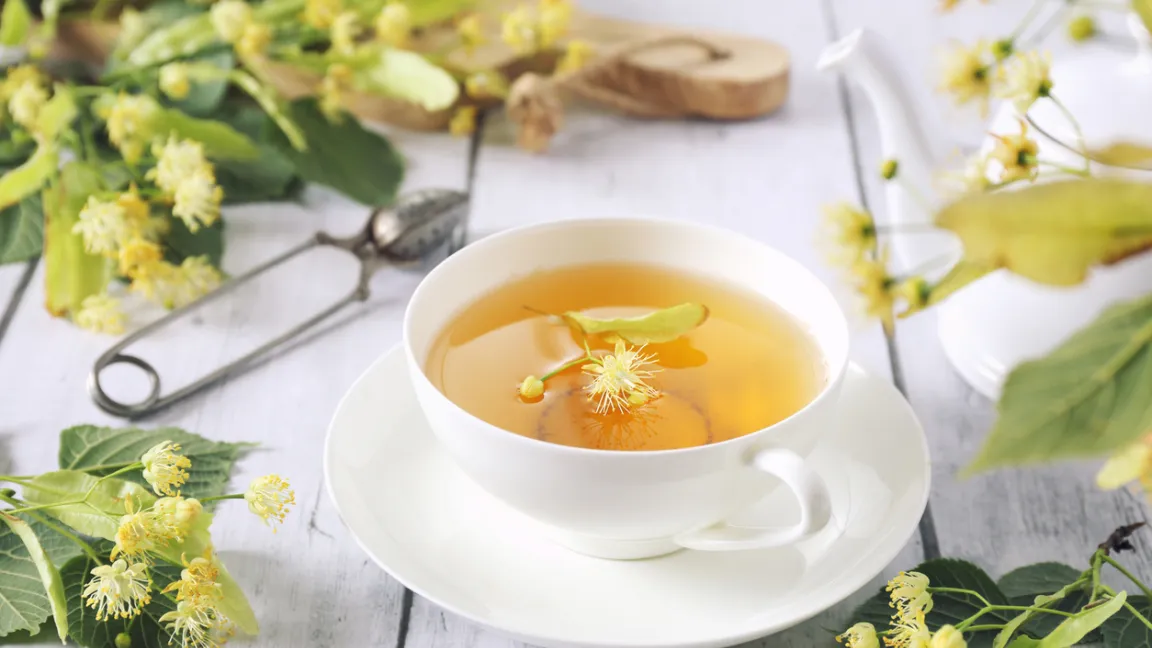 Lindenblüten-Tee hilft gegen Erkältungssymptome und Reizhusten. Foto: iStock