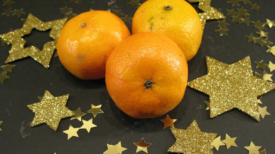 Eine schöne Seite des Winters sind frische Mandarinen. Foto: Ruth Rudolph / pixelio.de