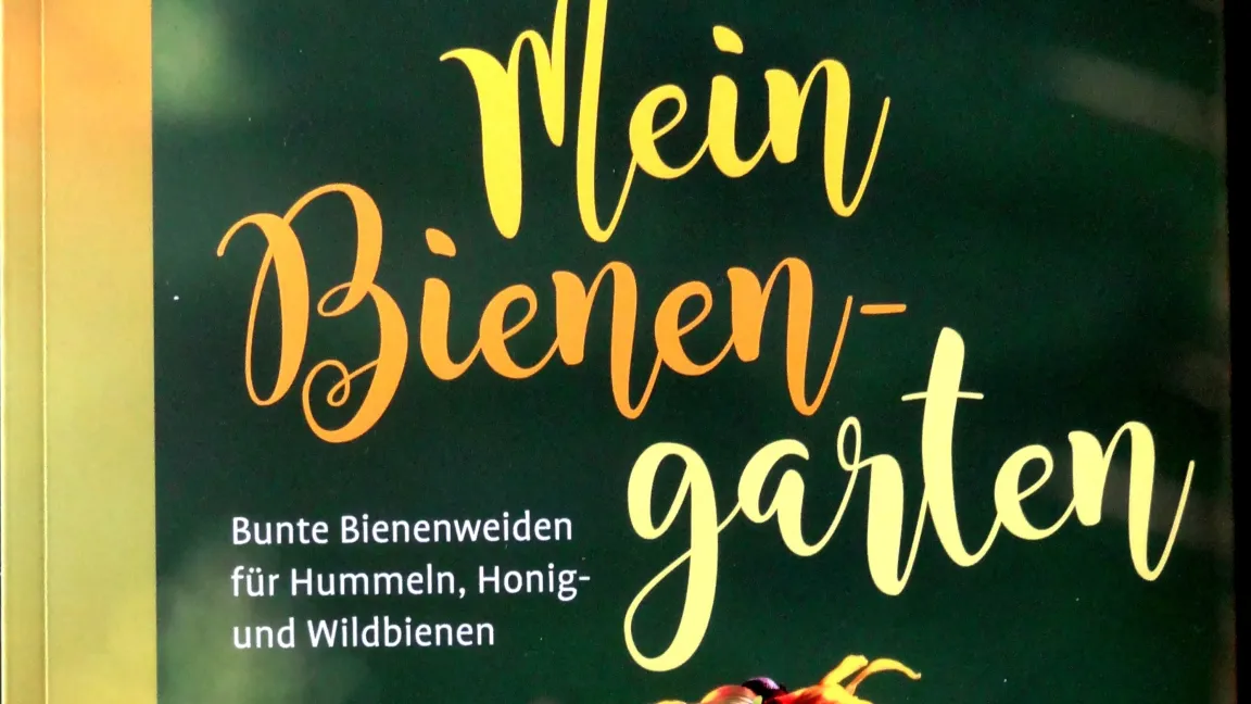 Ein Ratgeber zur Gartengestaltung für Bienen und zur bienenfreundlichen Gartenpflege. Foto: Klaus Margraf