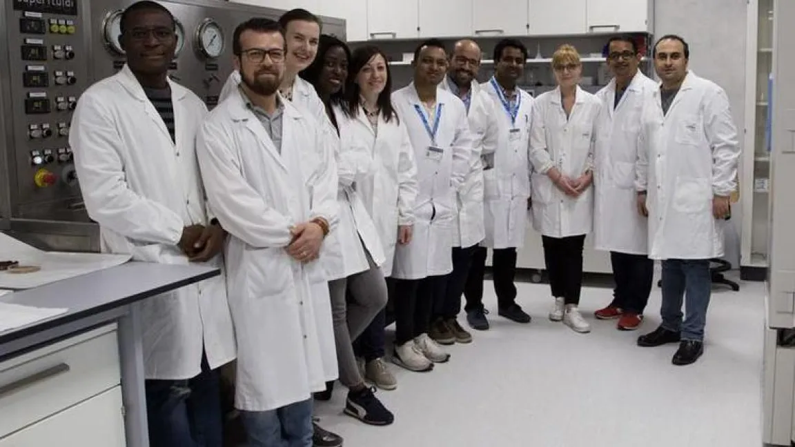 Das Team um Professor Scampicchio. Foto: Universität Bozen