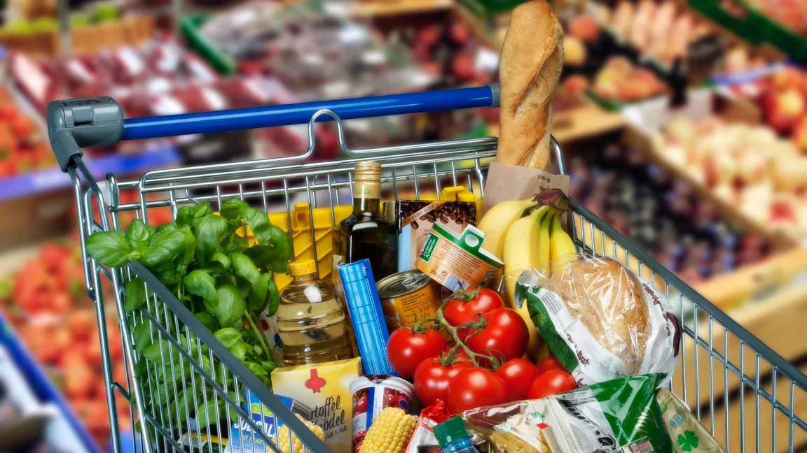 Ob Direktvermarktung, Bauernmarkt oder Discounter, die Verbraucher können unter einer Vielzahl an Einkaufsmöglichkeiten auswählen. Foto: Fotolia