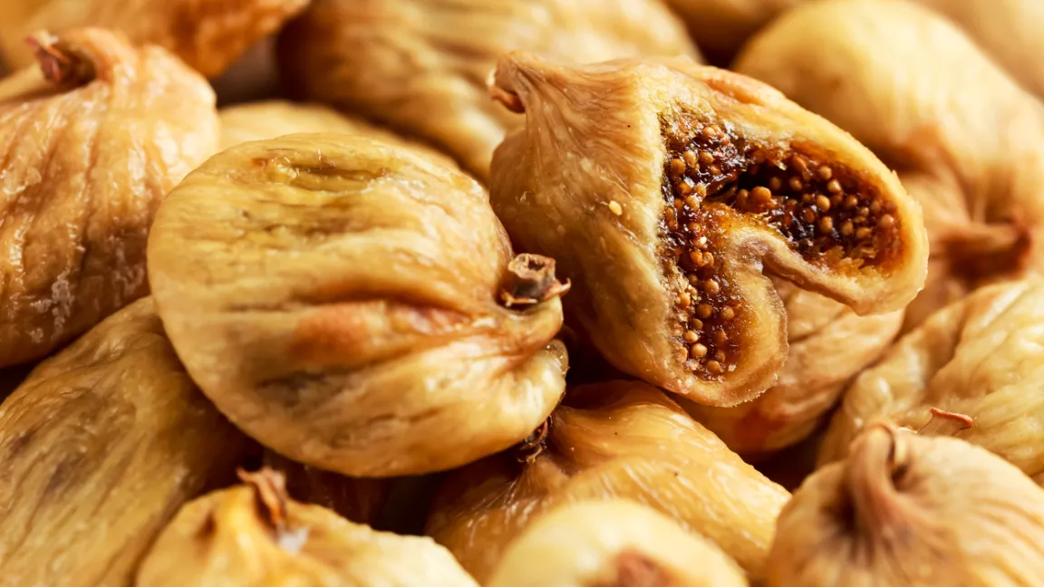 Trockenfeigen halten sich durch ihren Zuckeranteil lange. Foto: istock