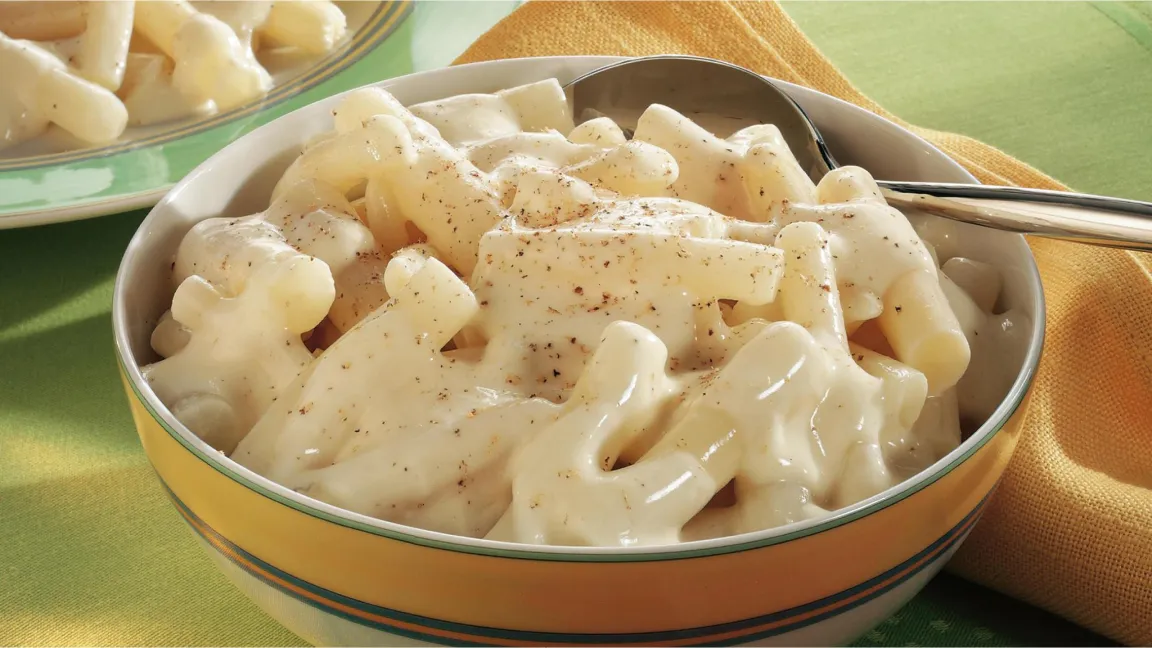 Klassische Zubereitung: Schwarzwurzelgemüse in Bechamelsoße. Foto: Komet-Verlag