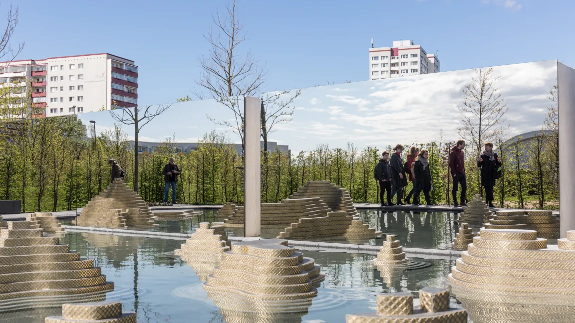 Die ersten Gäste auf der IGA 2017 in Berlin. Foto: IGA Berlin/Frank Sperling