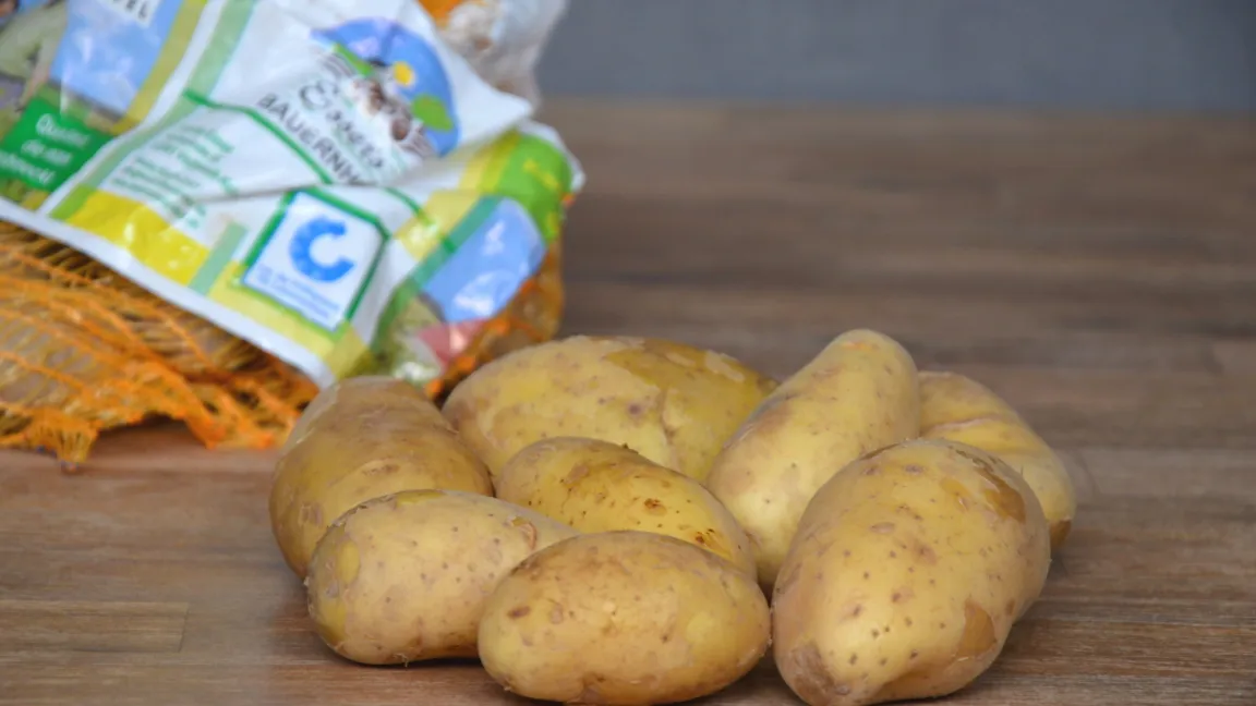 Kartoffeln aus regionalem Anbau gibt es in vielen Läden, Supermärkten und Discountern zu kaufen. Foto: Matthias Wiedenau