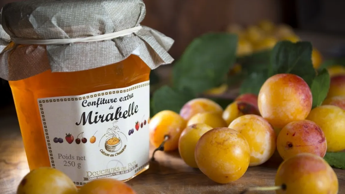 Wegen des hohen Fruchtzuckergehalts ist Mirabellenkonfitüre von Natur aus süß. Foto: Maas Tourismus