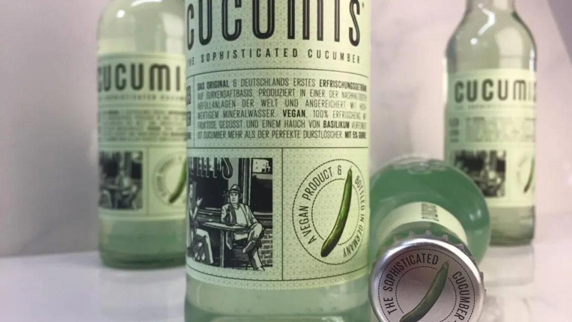 Limonade auf Gurkensaftbasis hat einen leicht bitteren, erfrischenden Geschmack. Gurken befinden sich mittlerweile auch in Gin, Likören oder Tonic Water. Foto: cocumis
