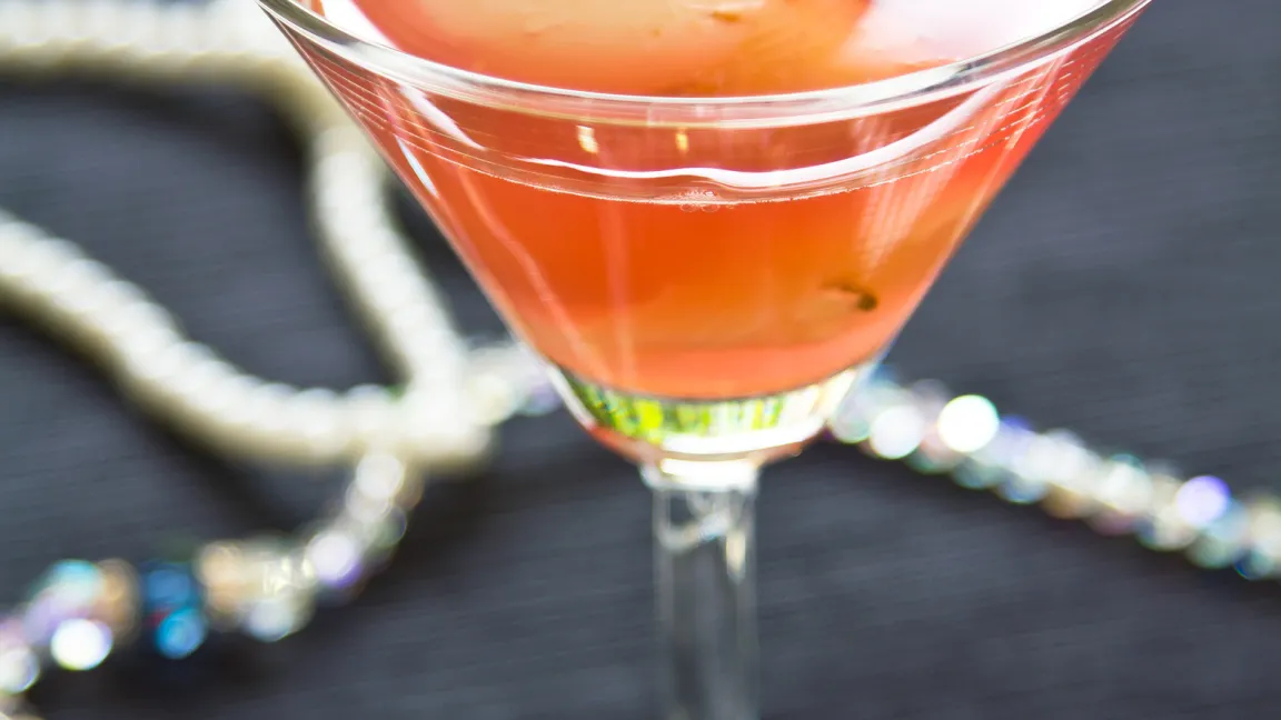 Auch zur Dekoration für Cocktails werden Litschi-Früchte gerne verwendet. Foto: Fotolia