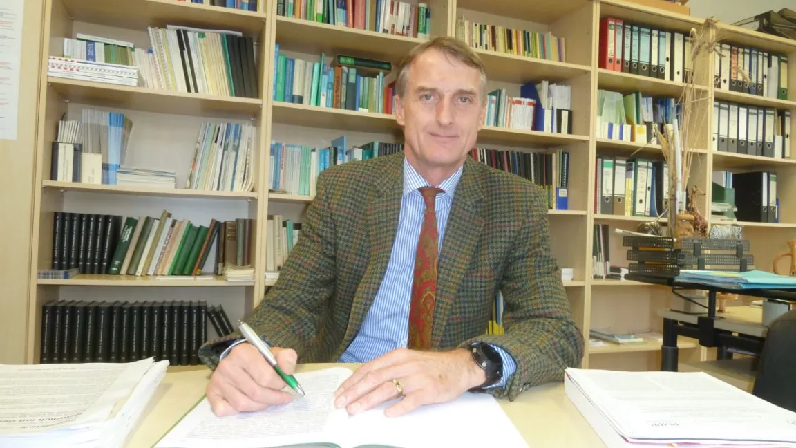 Professor von Tiedemann: "Ganz oben in der Rangliste der gefühlten Ernährungsrisiken stehen Rückstände von Pflanzenschutzmitteln oder Gentechnik, weit dahinter hingegen Fehl- und Unterernährung oder natürliche Gifte. Also absolut konträr zu der tatsächlichen Situation". Foto: A. v. Tiedemann