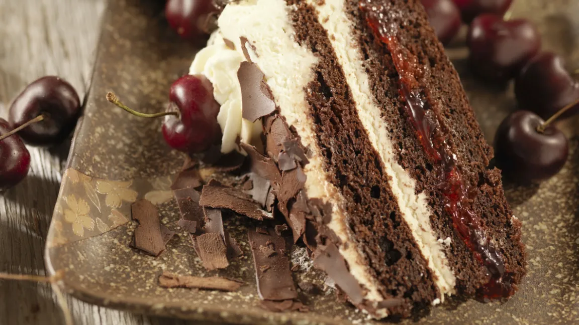 Die Schwarzwälder Kirschtorte lässt die Herzen der Kirschen- und Kuchenliebhaber höherschlagen. Foto: istock