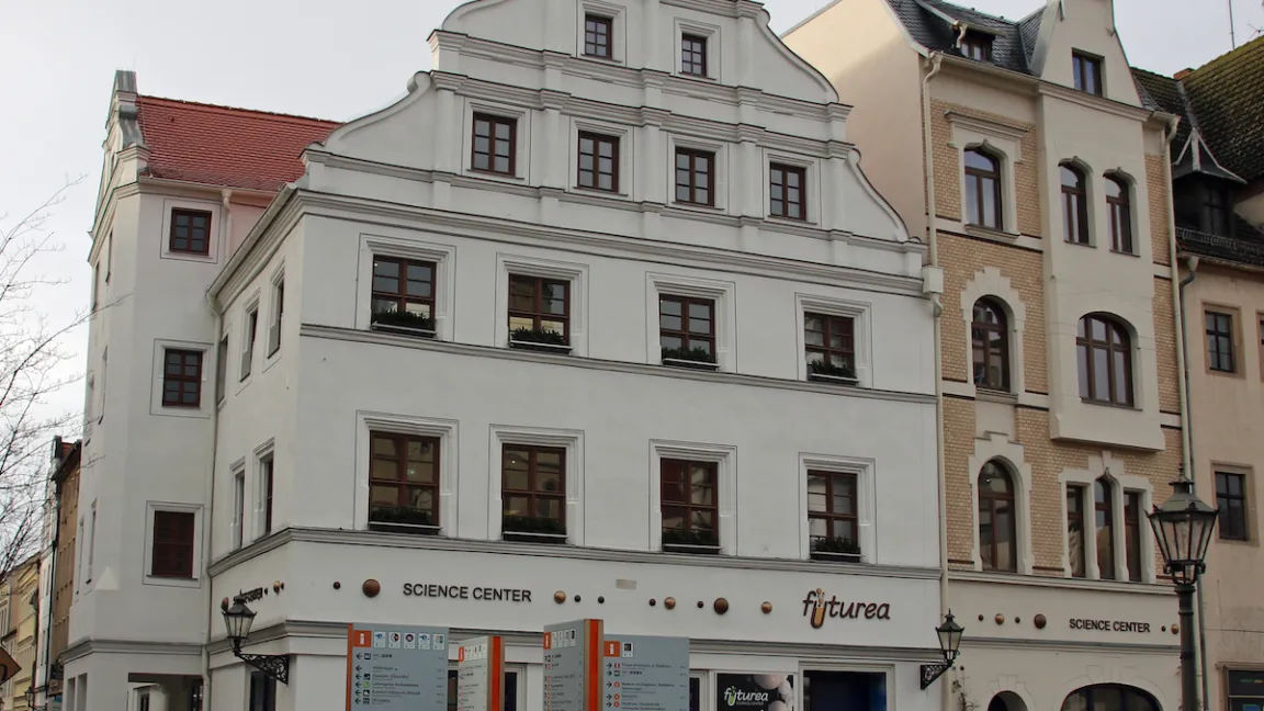 Am historischen Marktplatz, im ehemaligen Wohnhaus der Kaufmannsfamilie Blume, kann in einer  interaktiven Ausstellung auf drei Etagen die Bedeutung von Harnstoff untersucht werden. Foto: Catrin Hahn
