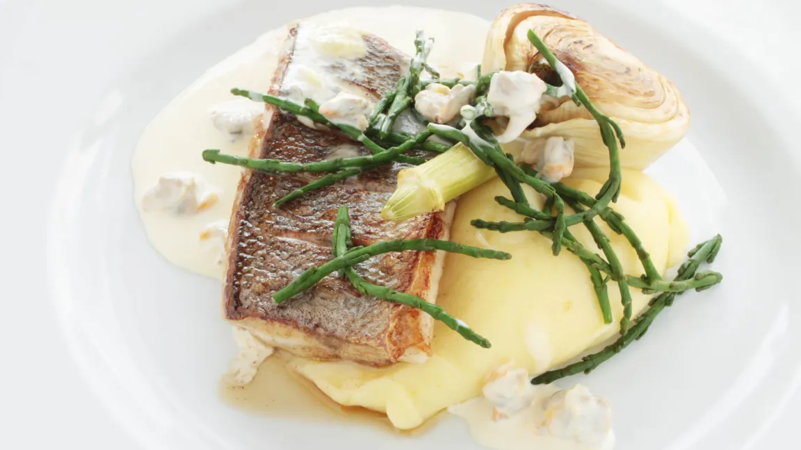 In der gehobenen Küche wird Queller gerne zu Fisch serviert. Foto: iStock