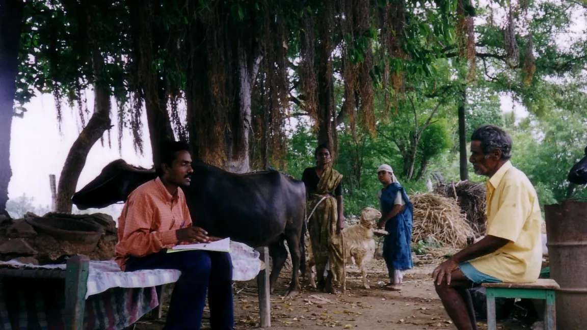 Indische Kleinbauern werden über die Vorteile des Anbaus gv-Baumwolle informiert Quelle: Matin Qaim