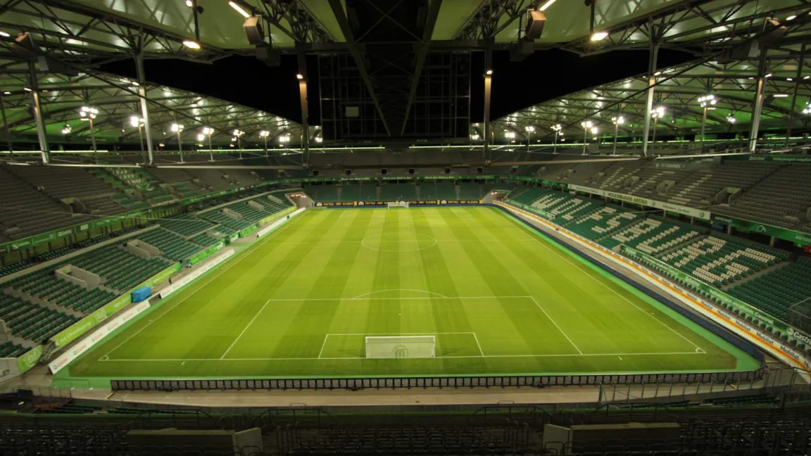 Matthias Eichner ist Greenkeeper und beim VfL Wolfsburg für die Pflege des Rasens verantwortlich. Foto: VfL Wolfsburg