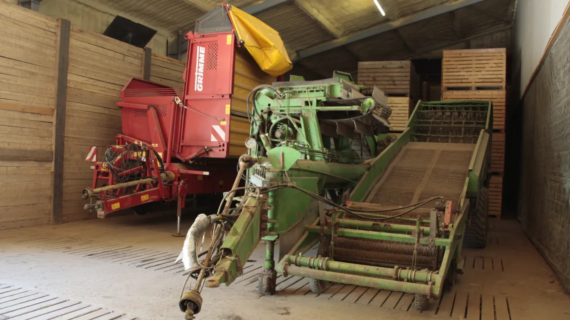 Für den Kartoffelanbau und die Lagerung brauchen die Landwirte teure Spezialmaschinen. Foto: Sontheimer