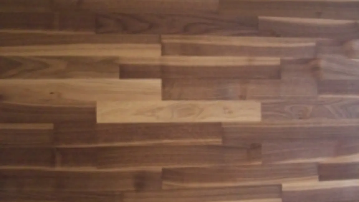 Aus Walnussholz werden hochwertige Möbel und Parkettböden hergestellt. Foto Parador