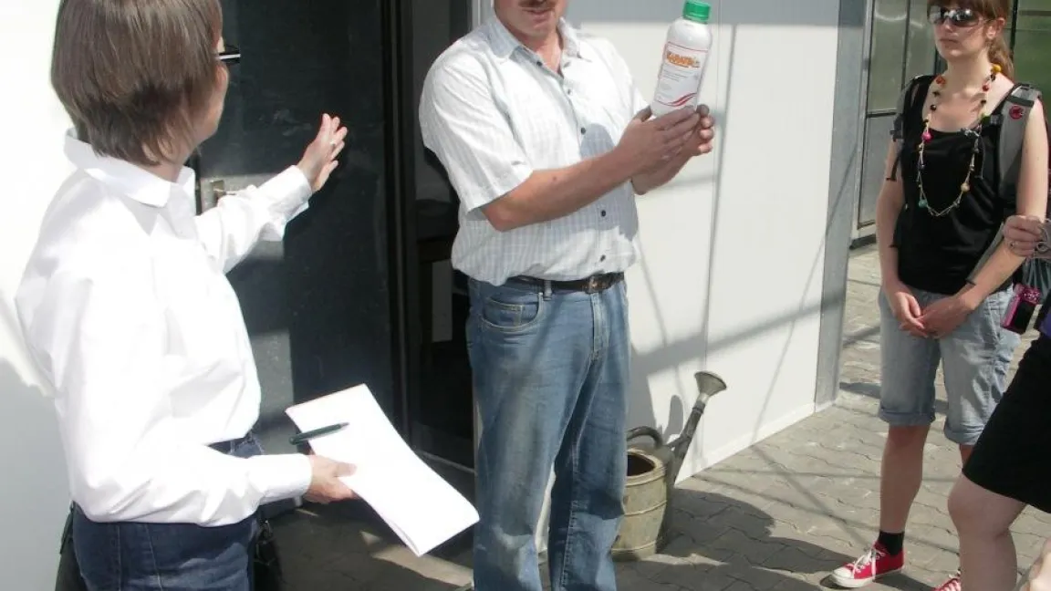 Pflanzenschutzmittel setzt er dann ein, wenn sie erforderlich sind. Foto: Matthias Wiedenau