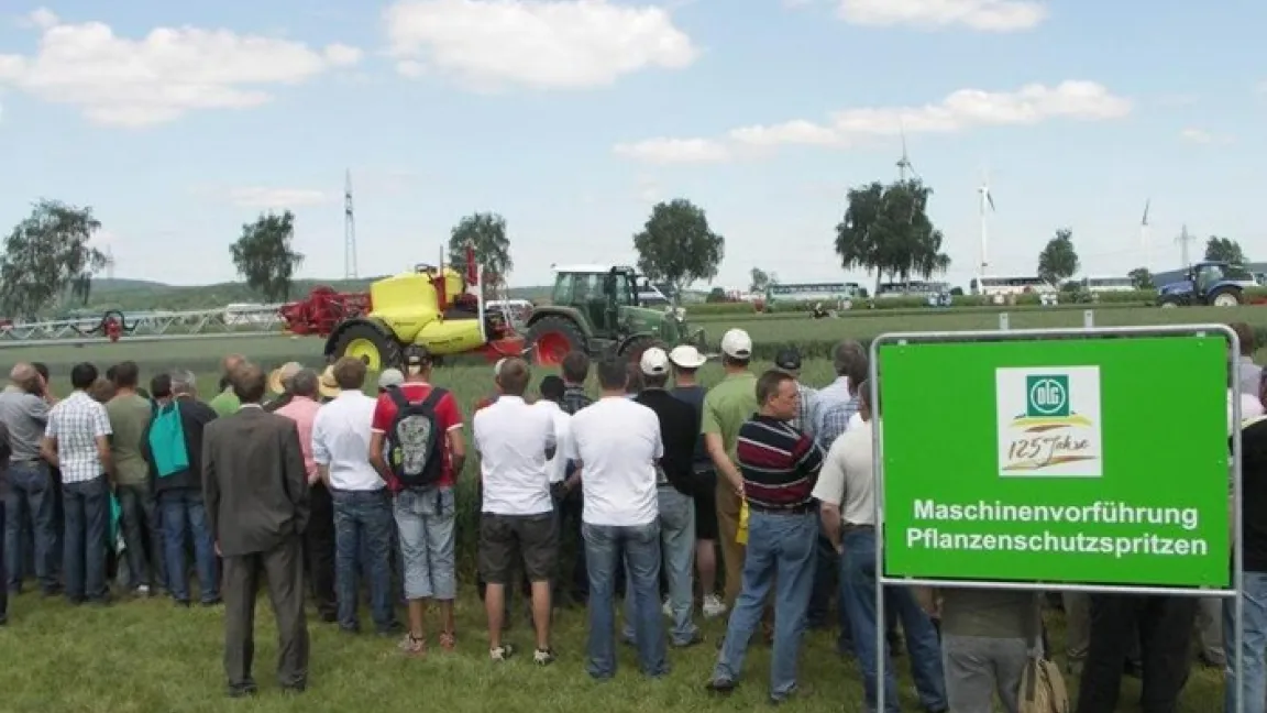 Ein Themenschwerpunkt war sicherer, sauberer und zeitsparender Pflanzenschutz.
Quelle: Matthias Wiedenau