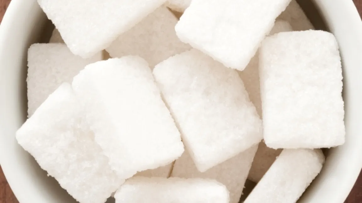 Obwohl es chemisch betrachtet keinen Unterschied bei Zucker gibt, muss Zucker aus gv-Zuckerrüben gekennzeichnet werden. 
Foto: iStockphoto