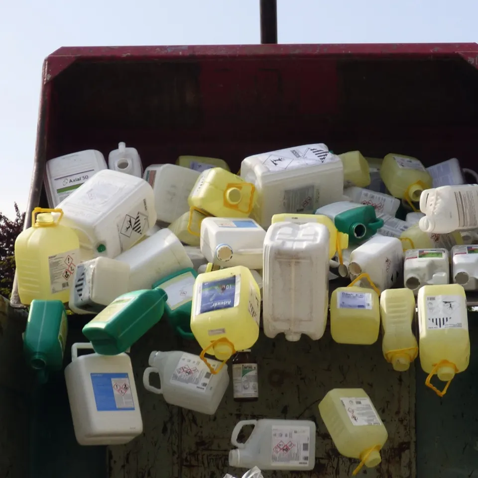 Kanister leer? Entsorgen ist nicht schwer. Mit PAMIRA.