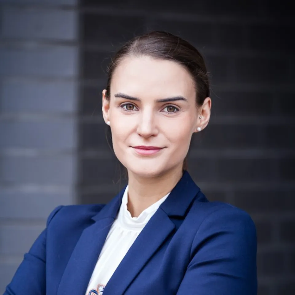 Fisch und Salat aus dem Container