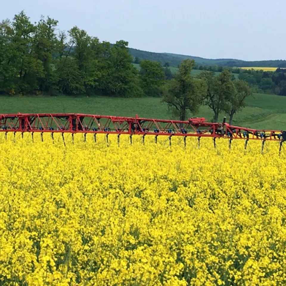 Droplegs applizieren Pflanzenschutzmittel genauer