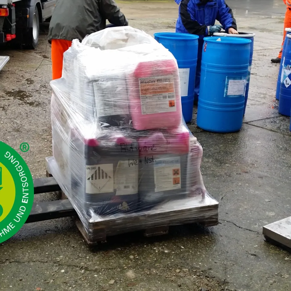 Unbrauchbare Pflanzenschutzmittel mit PRE-System entsorgen