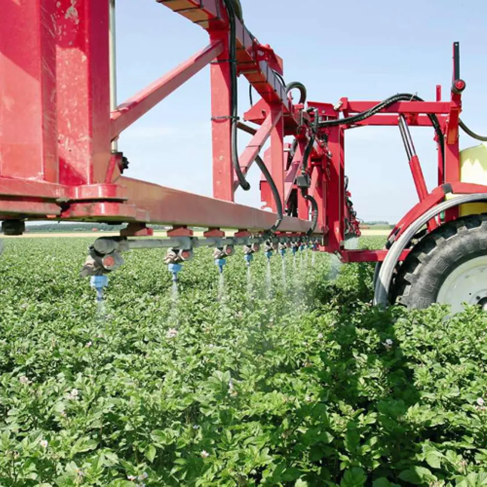 Klein, aber entscheidend - Düsen am Pflanzenschutzgerät 