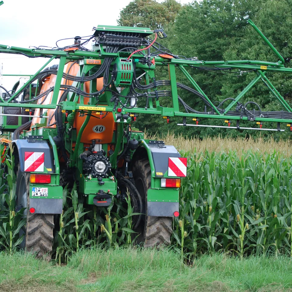 Landwirte halten Geräte gut in Schuss